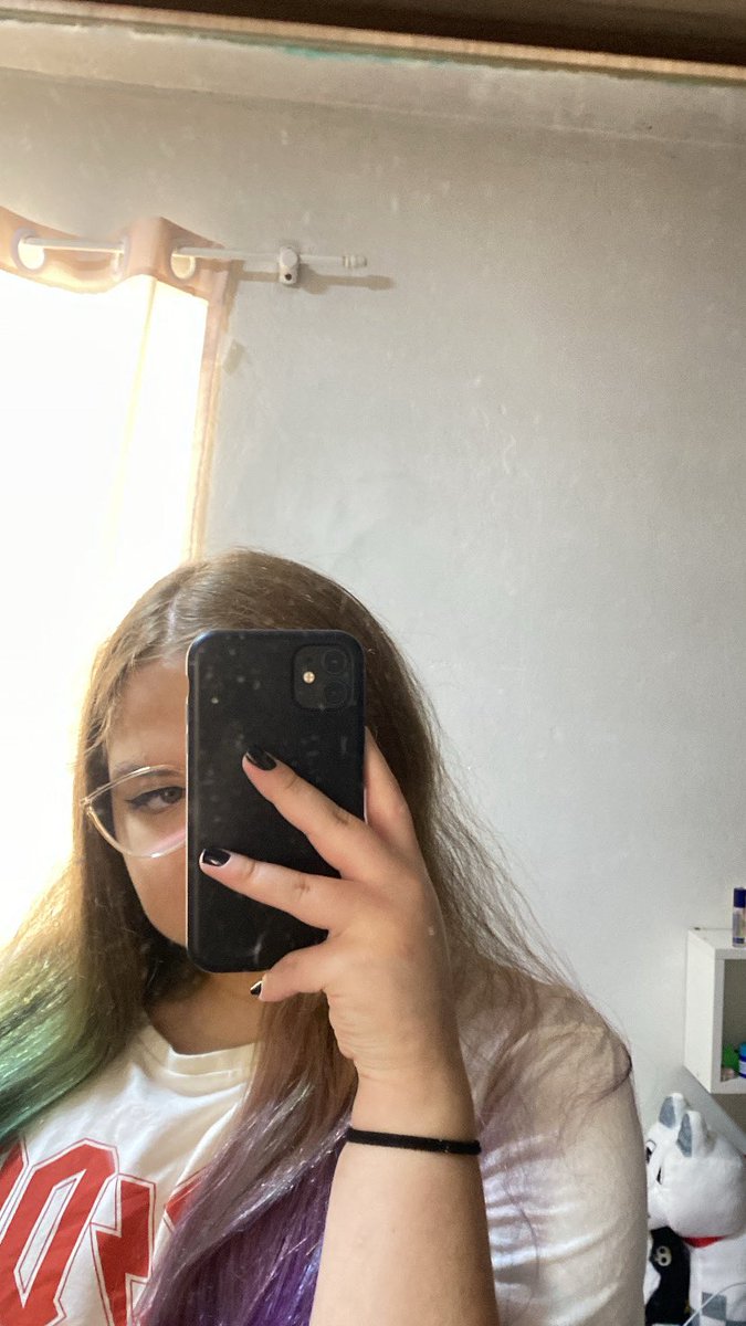 kthvstyles's tweet photo. nós garotas que já tivemos o cabelo

Rosa
Roxo 
Azul 
Verde com roxo 

E eu amei todas as minhas fases 💞 https://t.co/GrdfljUnlo