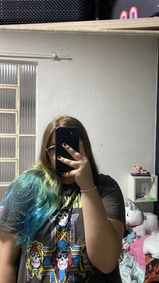 kthvstyles's tweet photo. nós garotas que já tivemos o cabelo

Rosa
Roxo 
Azul 
Verde com roxo 

E eu amei todas as minhas fases 💞 https://t.co/GrdfljUnlo