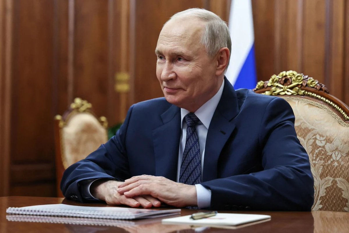 MarioNawfal's tweet photo. 🚨🇺🇸🇷🇺 Putin has been invited to the G20 in Miami, his first American summit appearance since before the invasion

Marco Rubio announced the invitation Wednesday and said Washington hopes Putin accepts, which would put the Russian president on Florida soil in December for the first in-person G20 he has attended since 2019.

Before that, both men may end up at the APEC summit in Shenzhen in November, hosted by Xi, and a Kremlin aide has floated a three-way meeting between Trump, Putin and Xi there that has never happened in history.

Rolling out the welcome mat matters more than the seating chart, because Russia was thrown out of the G8 over Crimea and has been treated as a pariah since 2022, and this invitation hands Putin the normalization he has wanted for four years before he has given up a single acre of Ukraine.

Zelensky spent his UN speech begging for tighter sanctions and warning that Putin only responds to pressure, so watching Moscow get an invitation to Miami instead tells him exactly where this is heading.

Source: CNN / Writer: Daniel