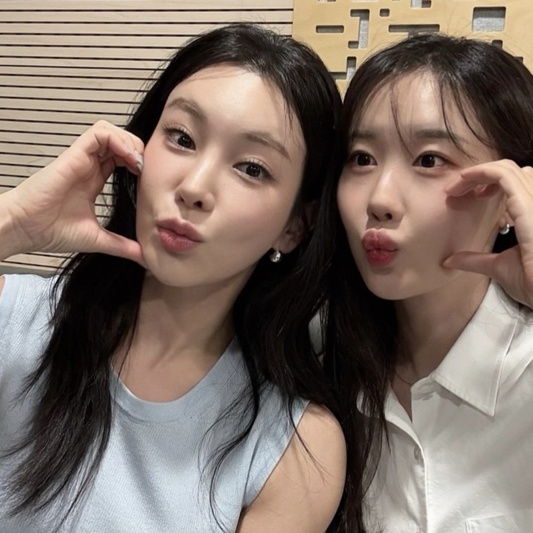 only_summer__'s tweet photo. 정말 잘 돼서 심지어 둘이 같작으로 만나서 10년 만에 전달한 것만큼 감동적인 서사를 볼 수 있는 뮤지컬 겨울왕국 많관부🩵 https://t.co/SBzZCURvlr
