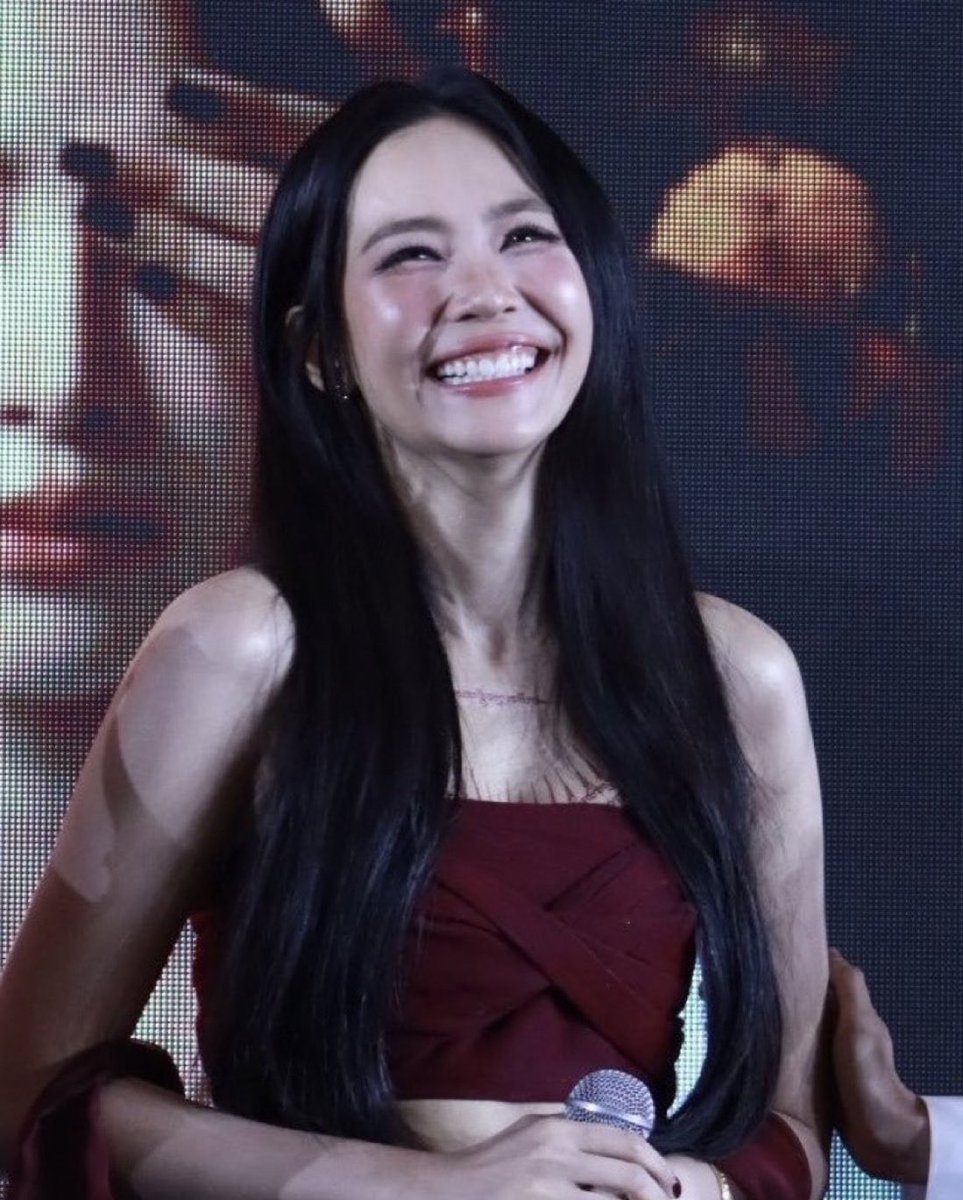 viewkha's tweet photo. สเปค Gummy Smile ยิ้มเกี๊ยว ยิ้มลูกชิ้น  

#bintsireethorn
#ไอ้ทองของแม่ครู https://t.co/lQ7AsnLuyp
