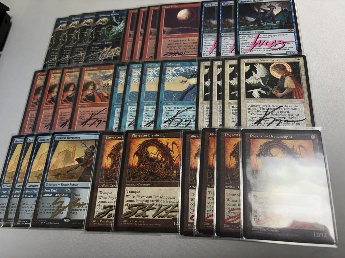 mtg_initiative's tweet photo. レガシー汎用カードやサインカード大量入荷しました！！

今ならプレイセットで揃います！

お安く置いているものもあるのでこの機会に是非！
https://t.co/Y9Nr0CWNh0 https://t.co/HgQEONWubY