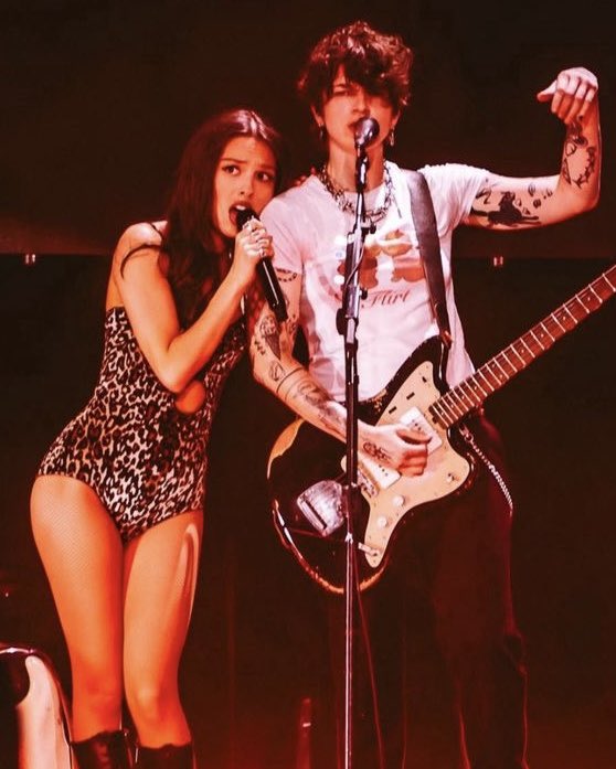 infolivies's tweet photo. Daisy Spencer, guitarrista de Olivia Rodrigo, contou para uma fã que o show de sexta-feira será muito divertido! ❤️ https://t.co/AAcLvVwD43