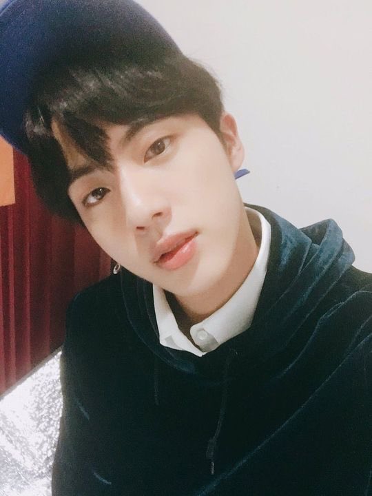 Jintendo_1204's tweet photo. I miss you Jin https://t.co/7vGQ09eivP