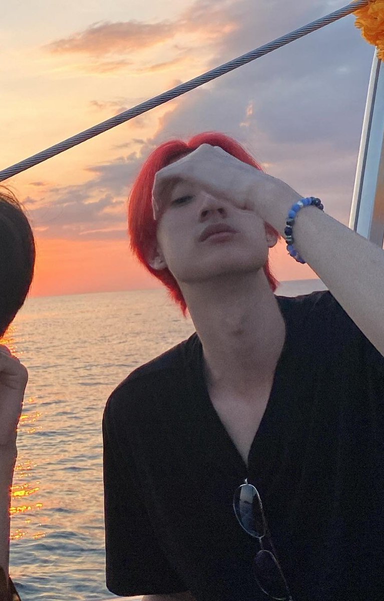 bwagieen's tweet photo. pada dasarnya tee itu cakep+bening jadi rambut warna apapun masuk. gue mah ngikut aja yang penting nanti pas fancon rambutnya diwarnain pliss minatt😵😖🤞 https://t.co/X8caZTDCPf