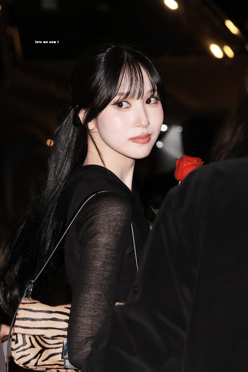 mintpengswan's tweet photo. MINA IS SO PRETTY OH MY GOD https://t.co/xxs3gIaIk5