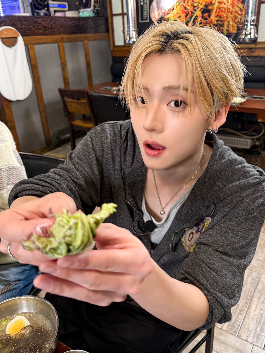 n3klxx's tweet photo. enigmatic feeling…🐰♥ https://t.co/AtJoMvsJBY