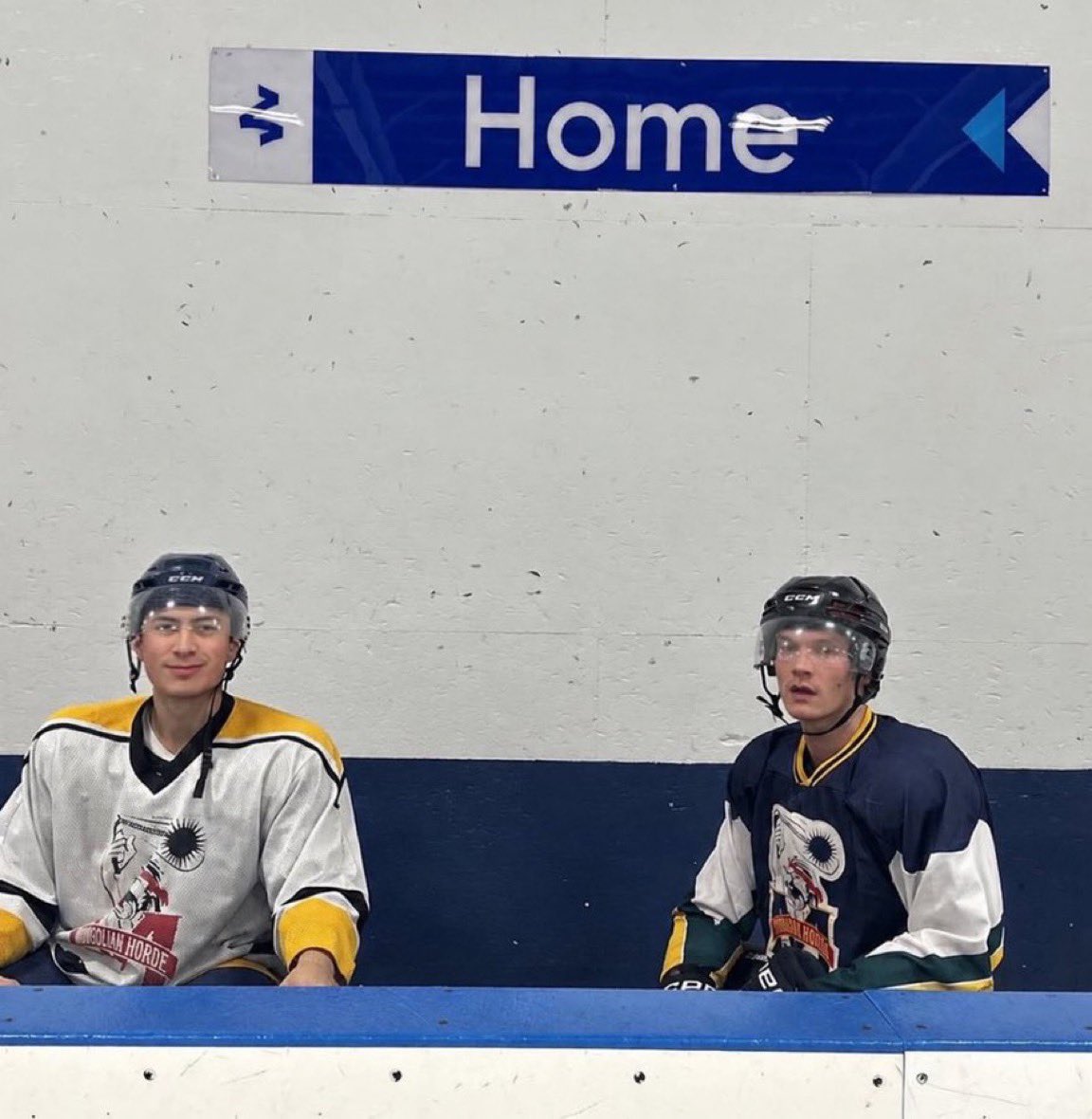 hudcstorrie's tweet photo. hockey boyfriends <3 https://t.co/3APVCZGtQ0