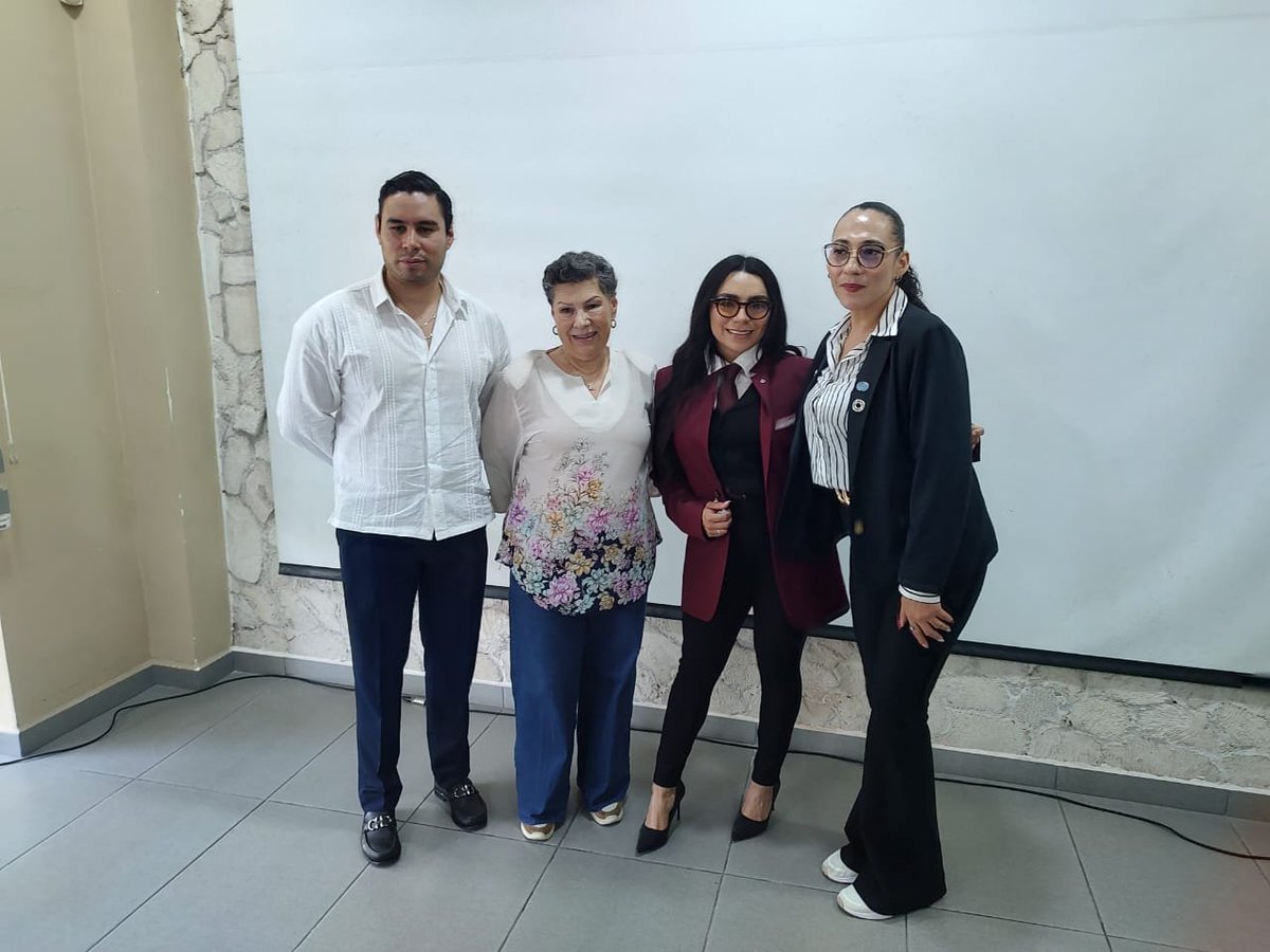 AMACARGA's tweet photo. ¡Así se vivió la Jornada Regional Veracruz de AMACARGA! 🇲🇽✨

Nuestros Asociados participaron en las conferencias de AMACARGA y RECO en las oficinas de GRIVER, donde conocieron de cerca todo el trabajo que hemos estado impulsando. 💼📈 https://t.co/03F887dJgo