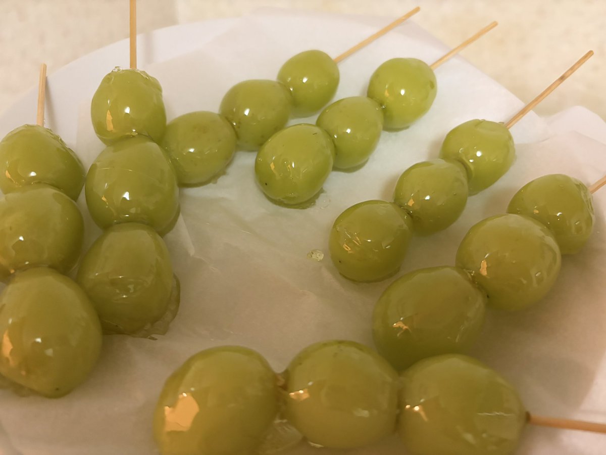 EARLYBIRD_NMR's tweet photo. おはよー🙋‍♀️
昨日シャインマスカット飴作った🍇
シャインマスカット高いけど美味しいよね(*´～｀*)ŧ‹"ŧ‹"ŧ‹"
高すぎて普段買えない😇
妹が帰って来たから納沙布岬行ってきた🚗³₃根室の観光場所載せとくね🤗
人が写ってるから一部モザイクする〜
それじゃ今日も頑張るぞー✊🏻❤️‍🔥

 #拡散希望 
 #アーリーバード根室店
 #いいねRTフォローお願いします
