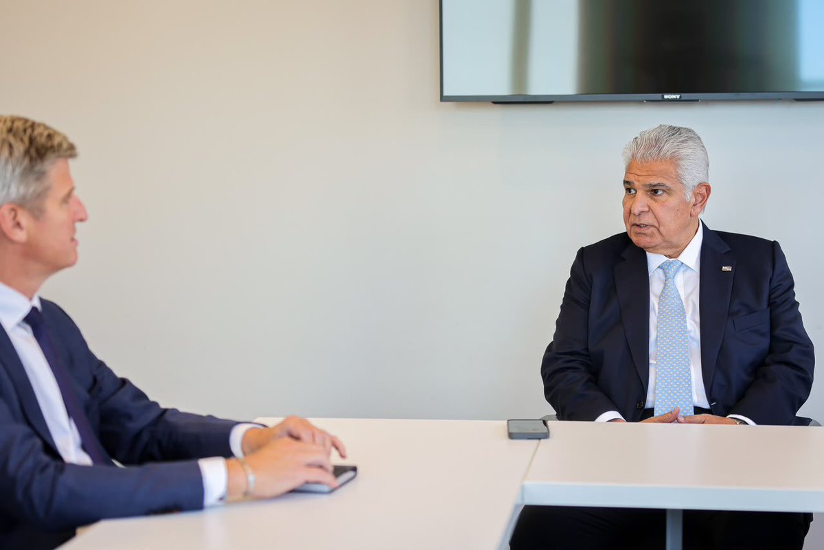 JoseRaulMulino's tweet photo. En Nueva York me reuní con representantes de Blackstone, la firma gestora de activos más grande del mundo, y SSA Marine, filial del grupo Carrix y el mayor operador de terminales marítimas de Estados Unidos y América. Ambos grupos mostraron interés en las nuevas oportunidades marítimas que se abrirán en Panamá, principalmente con los nuevos puertos y proyectos en el Canal.