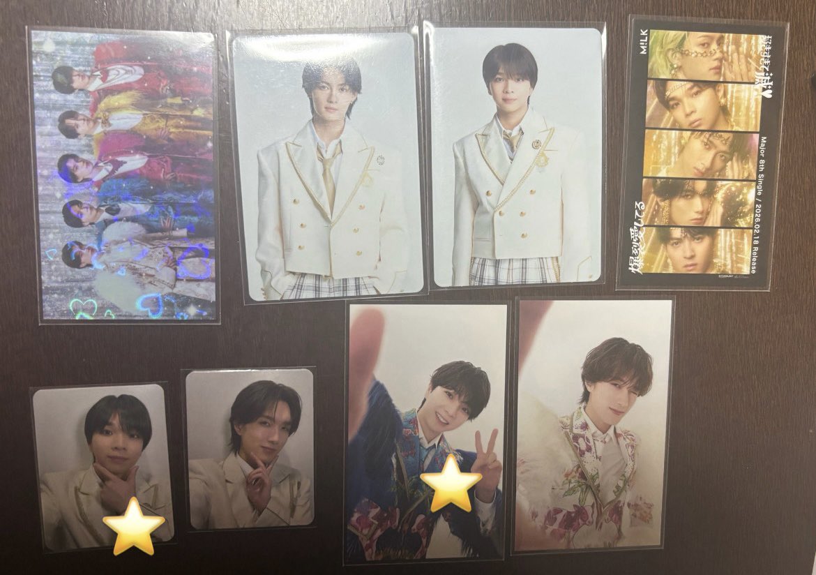 ayamamamil's tweet photo. @_xn_nyan お声がけありがとうございます。
超特急マステと超特急ストラップ交換可能です。
超特急マステが入っていた初期の銀の袋紛失してしまいおつけ出来ませんがよろしいでしょうか？💦
もしよろしければ画像お借りして、⭐️のものと交換可能でしょうか？
ご検討よろしくお願い致します🙇‍♀️ https://t.co/DkkhjmRJWm
