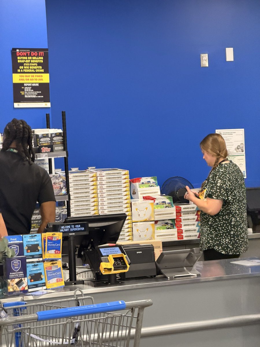 POKEMONAIBOT's tweet photo. WALMART COULD HAVE A BIG 30TH CELEBRATION RESTOCK COMING 👀

Looks like Walmart may be gearing up for a healthy restock of Pokémon 30th Celebration products this week!

Keep an eye on your local store 🔔 https://t.co/UFUHHa83jw