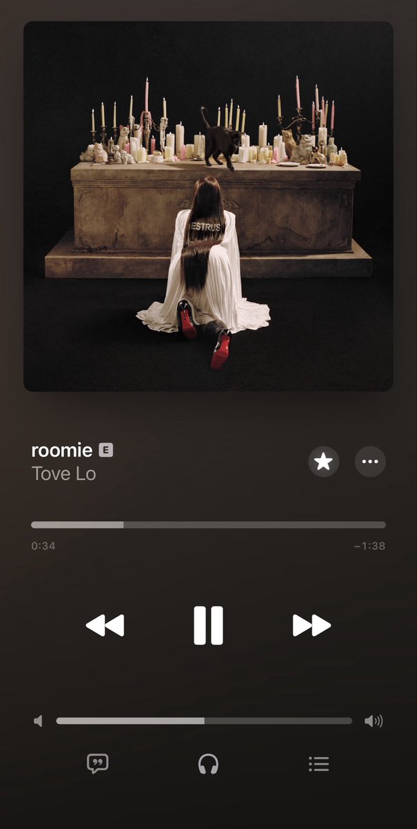 tarabxk's tweet photo. tove lo put crack in this..it won’t get out of my head🔂 https://t.co/Nl1uZINHWV