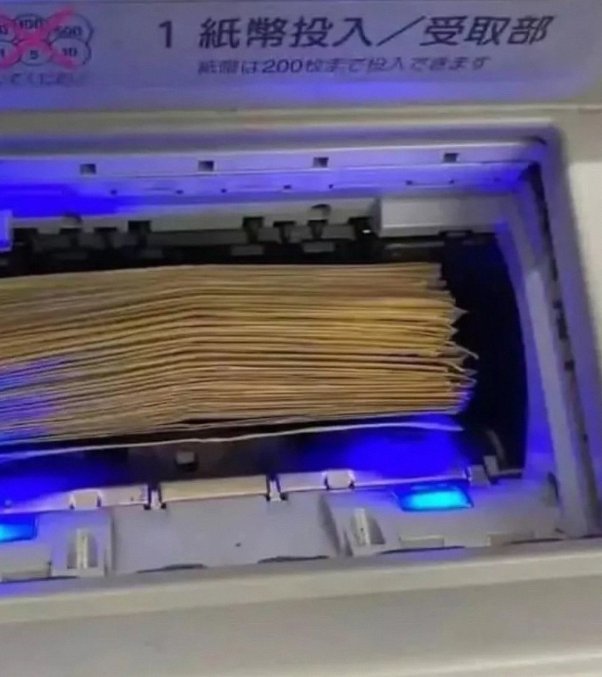 ayumi468793's tweet photo. まさか働いてるのに
口座に5万ない人とかいる？ https://t.co/al6nyIDIsk