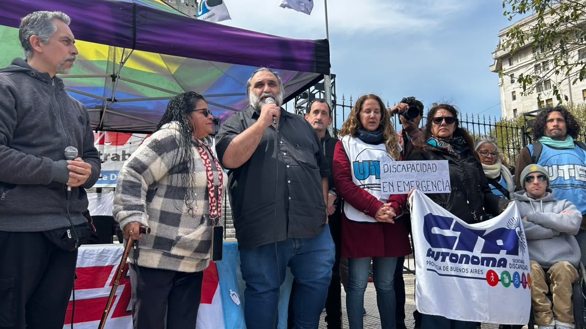 utectera's tweet photo. Hoy estuvimos frente al Congreso de la Nación para pedir por la prórroga en la Ley Nacional de Discapacidad. 

📣 ¡NO AL AJUSTE EN DISCAPACIDAD! https://t.co/4sgFnjFqRS