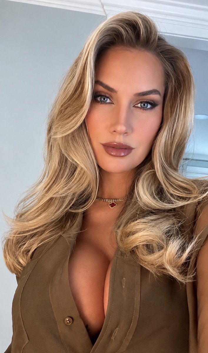 Golfspiranbabe's tweet photo. rate my face card 1-10 https://t.co/28NSaAaem4
