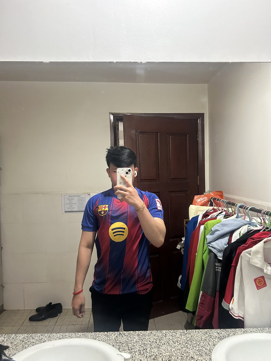 Pov7s4's tweet photo. អញ់មិន ចេះរាំង https://t.co/cxIJdzA40K
