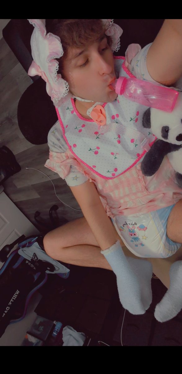 BabyBuuTen's tweet photo. Its your own fault your diapers are so thick sissy. I told you, the more you faught and fussed, the thicker and fluffier your baby diapies will get. Now, be a good girl, waddle around a little bit, take a sip of your baba and lay down for daddy cucky. I'll come bounce you later 😉