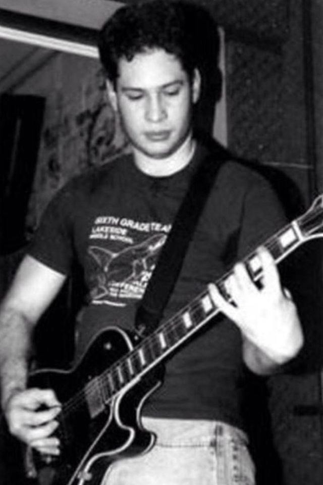 ryrawr_'s tweet photo. @katastrophic118 Im trying not to be biased and I can see you like ray? 👀 despite this even when I try to not be biased, I still think you give Ray energy and more specially him in the bullets era/early revenge era (we need more photos from this era) https://t.co/gOdl9mapqn