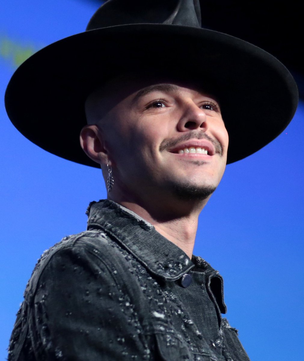 porktendencia's tweet photo. "Jesse":
Porque anunció su nuevo proyecto como solista https://t.co/qhdqBm7L9d