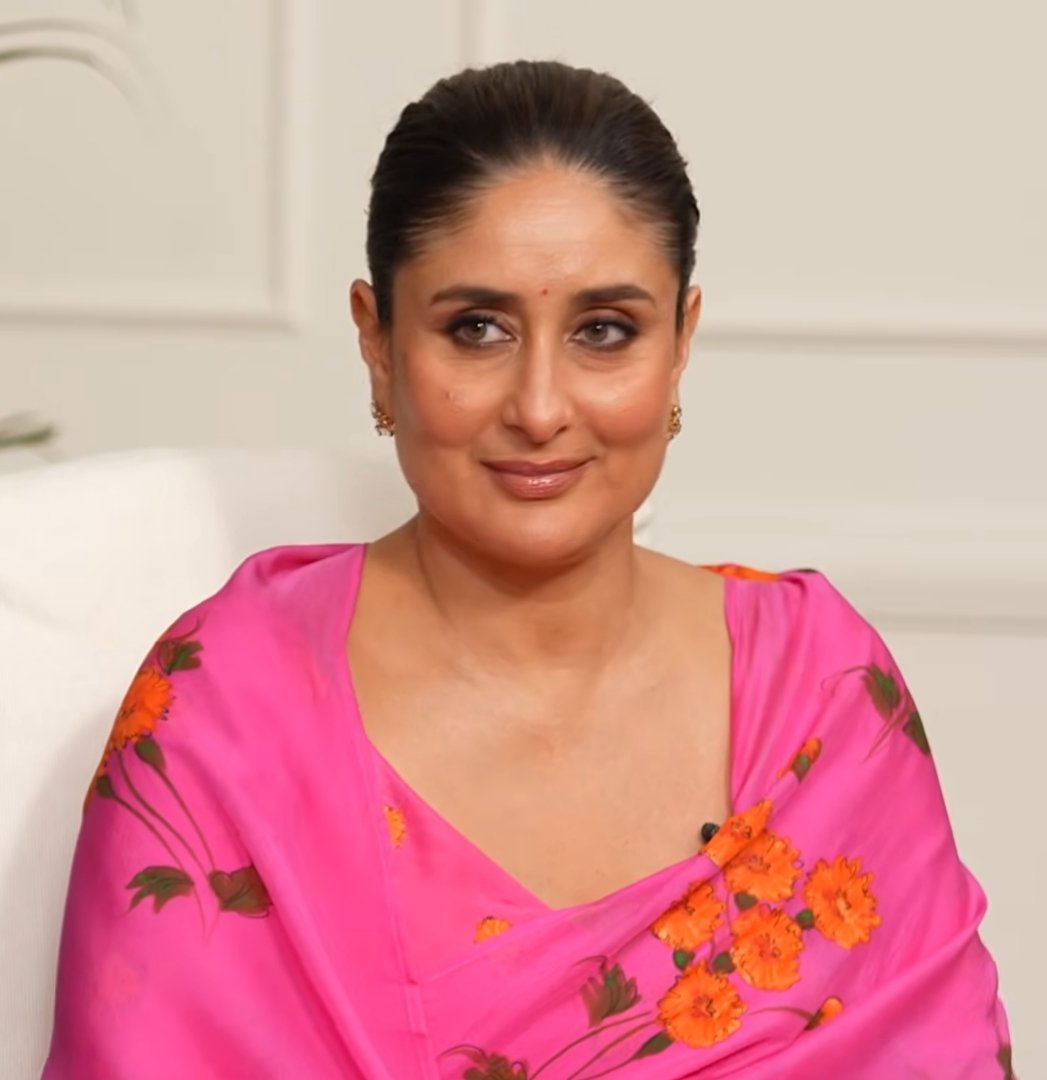 bebobhakt1's tweet photo. Just blessed 🙏💦 by my mummy kareena ohhh bebo mumma keep blessing me like this always..... https://t.co/UBKIB7AIck