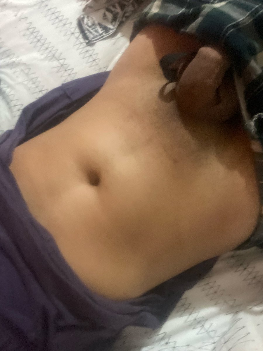 Carlottablvk's tweet photo. First post from this black femboy, hope yall like it (lighting is trash fr) https://t.co/U0fDBiZ2HZ