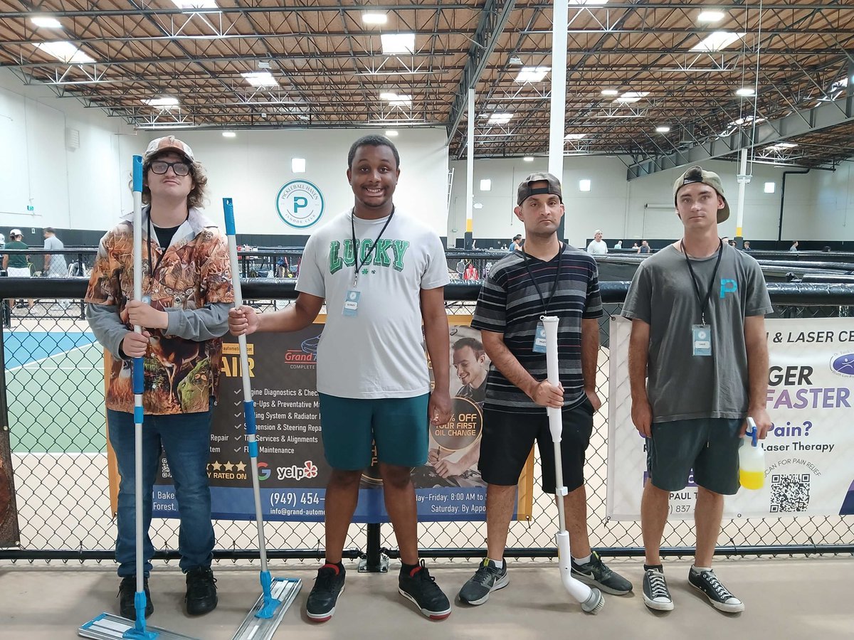 dreamsirvine's tweet photo. We love giving a hand and volunteering at @thepickleballhaven 💪🤩 #Community #Pickleball #volunteer #dreamsirvine #dayprogram https://t.co/ol3AQ3NF9e