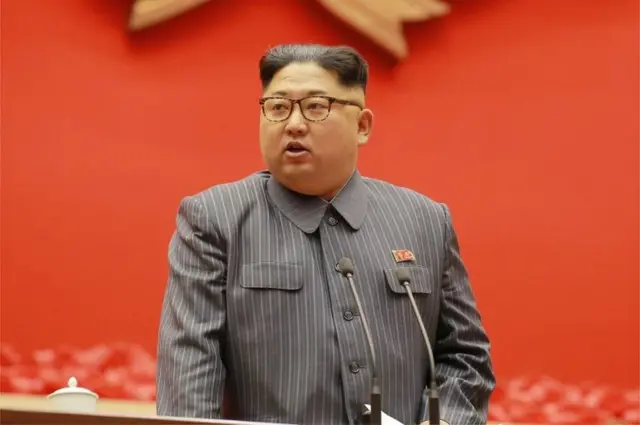 icardo8's tweet photo. 🚨ÚLTIMA HORA:

🇰🇵 El líder norcoreano Kim Jong Un anunció que si Estados Unidos ataca a Irán con armas nucleares, lanzará misiles balísticos nucleares contra Tel Aviv y Washington, D.C. https://t.co/3n16ENAtEh