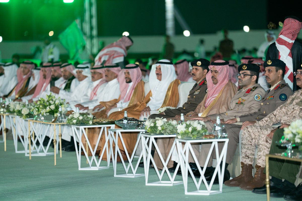AljoufSA's tweet photo. شارك محافظ القريات الدكتور طلال بن مشل التمياط، فعاليات احتفاء محافظة القريات بمناسبة #اليوم_الوطني_السعودي تحت شعار #عزنا_بطبعنا، وذلك في المركز الحضاري.
وتضمّن الحفل عددًا من الفقرات، شملت القصائد والكلمات الوطنية والعرضة السعودية، وسط أجواء مفعمة بالبهجة والاعتزاز. https://t.co/9zfcWnlHyu