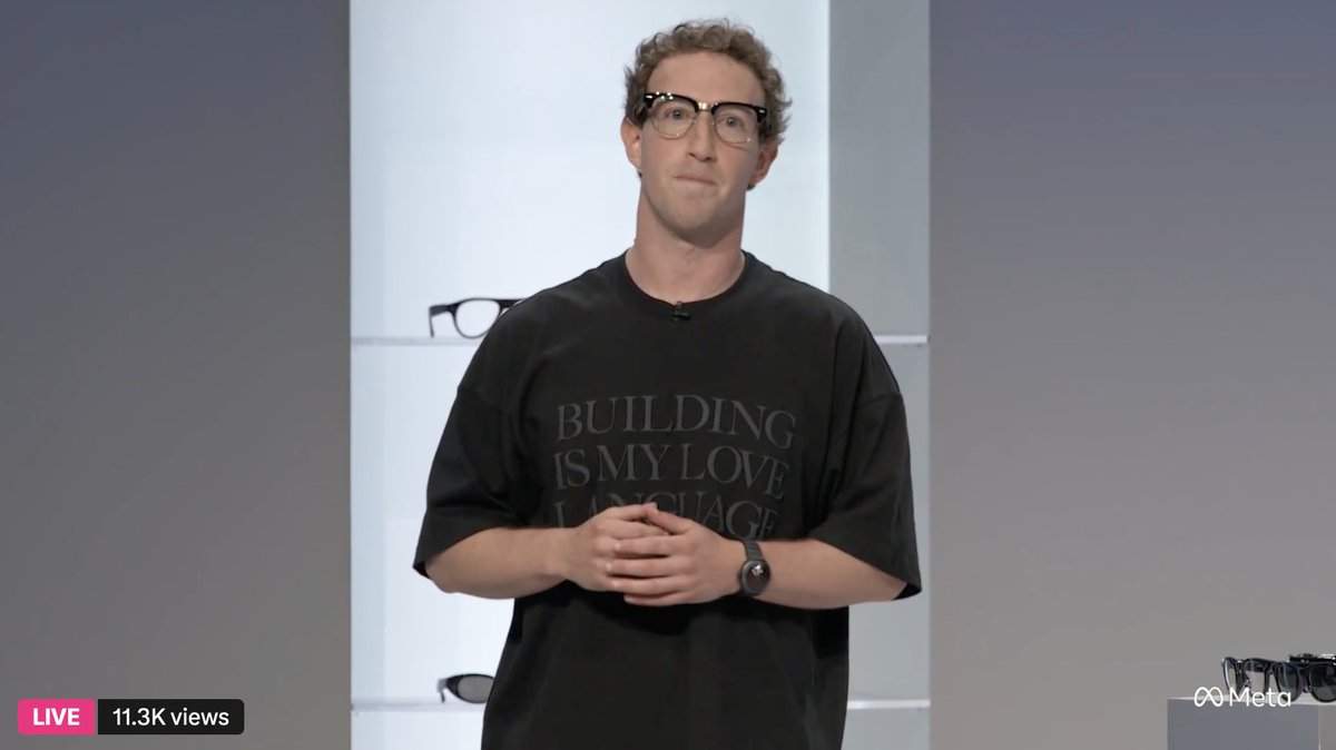 thetomcollins's tweet photo. Zuck just launched camera-less glasses with improved audio and battery life

Glasses will be a far more diverse compute category than phones

iPhones are largely the same form factor. Glasses will be far more personal, with different designs and use cases etc

$META https://t.co/ibOOrz19JP