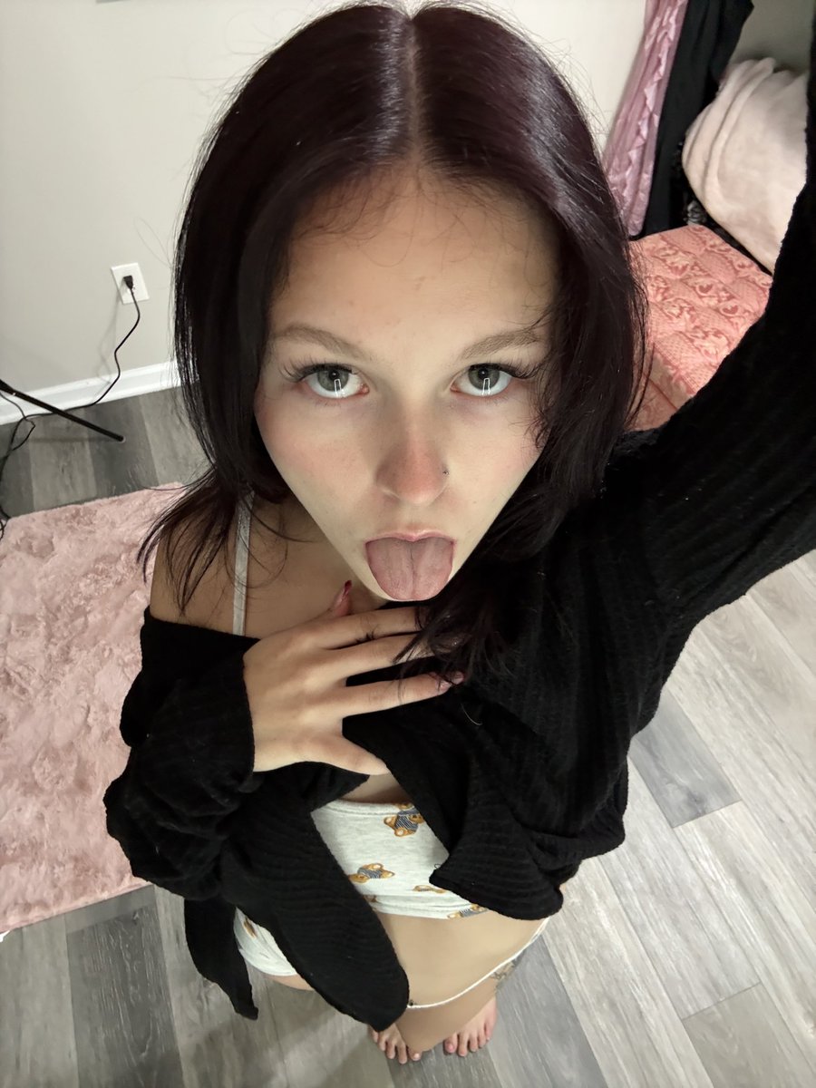 aviishim21's tweet photo. I love it when a slut keeps teasing me so she can see a brown man get hard for her #sub #whitegirl #boob #slut #snowbunny https://t.co/OvBn3JurtW
