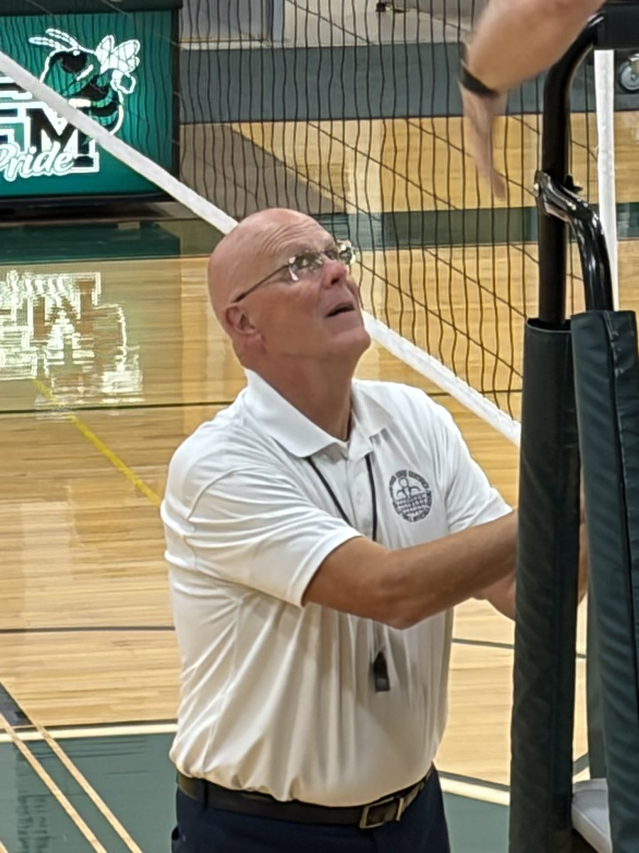 adamwazz3's tweet photo. You reffing varsity volleyball in Central New York? @notthefakeSVP https://t.co/yzqWXjQ26p