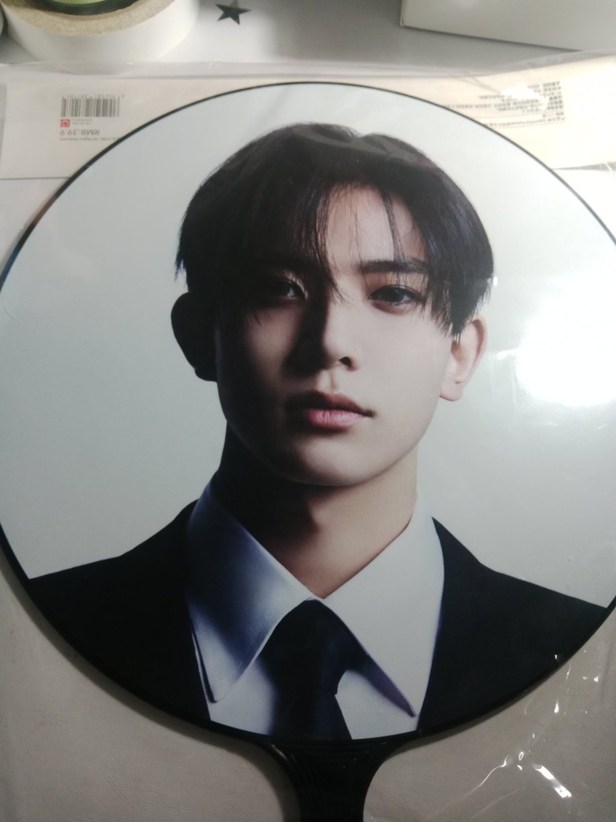 mmee_naaa's tweet photo. Wts พัดพี่ฮีซึง &amp; miniso 

▪️230

🔻ถุงยับ 
ค่าส่งคิดตามจริง

#ตลาดนัดเอนไฮเพน #ตลาดนัดenhypen https://t.co/4yCrA5nc7B