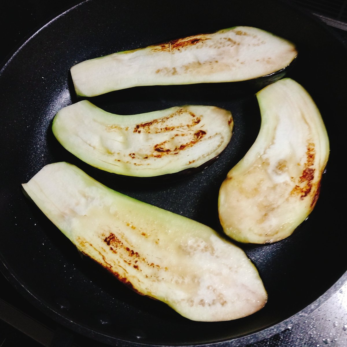 recarry_iwaki's tweet photo. おはようございます🦁

いただいた茄子で煮浸し作ってみました🍆

今日も9時から営業です🛞

#タイヤホイール買取 #いわき　#高価買取
#アルミホイール #鉄チン #スチールホイール  #北茨城 ＃広野町 ＃高萩　#茄子　#煮浸し https://t.co/JSuW9sQr67