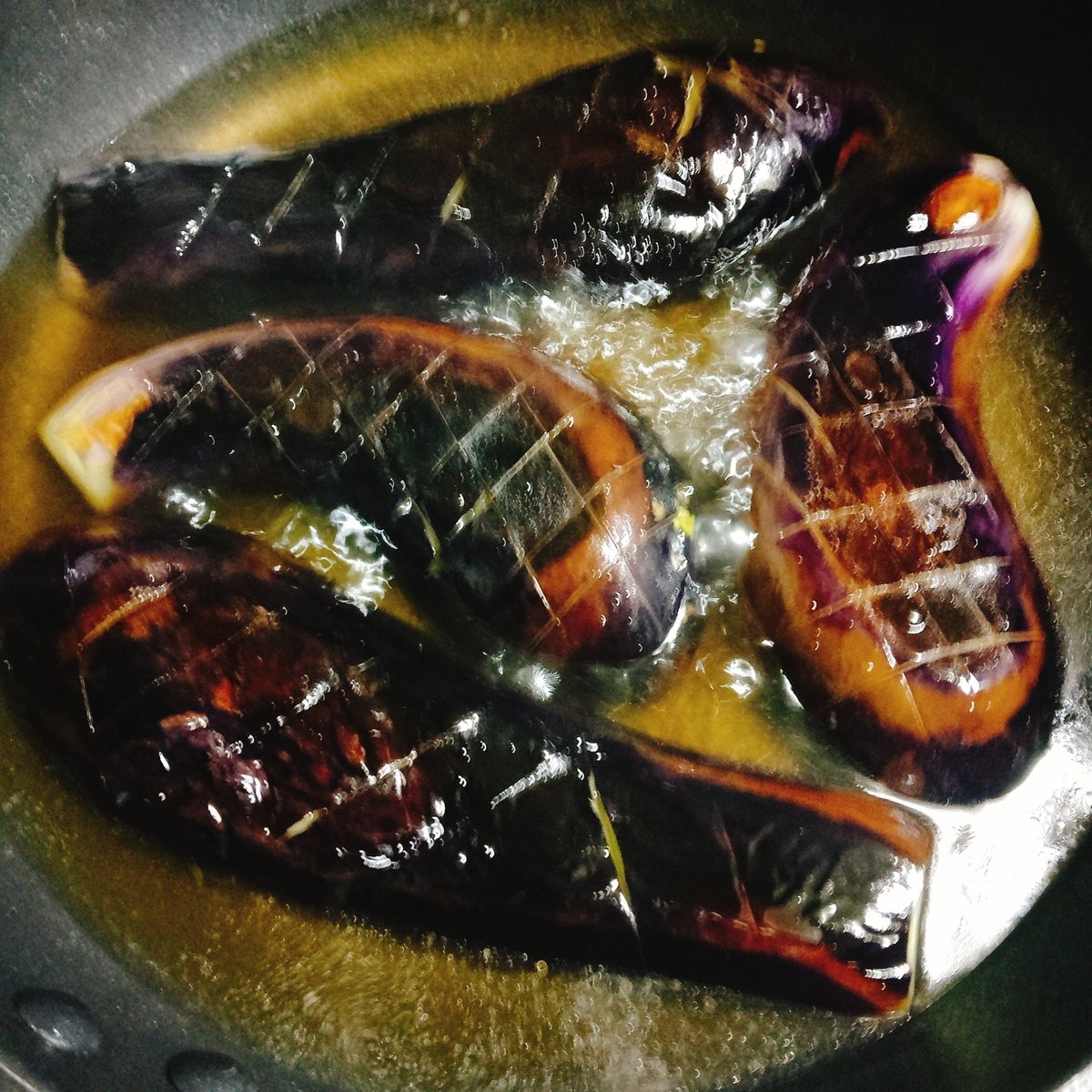 recarry_iwaki's tweet photo. おはようございます🦁

いただいた茄子で煮浸し作ってみました🍆

今日も9時から営業です🛞

#タイヤホイール買取 #いわき　#高価買取
#アルミホイール #鉄チン #スチールホイール  #北茨城 ＃広野町 ＃高萩　#茄子　#煮浸し https://t.co/JSuW9sQr67