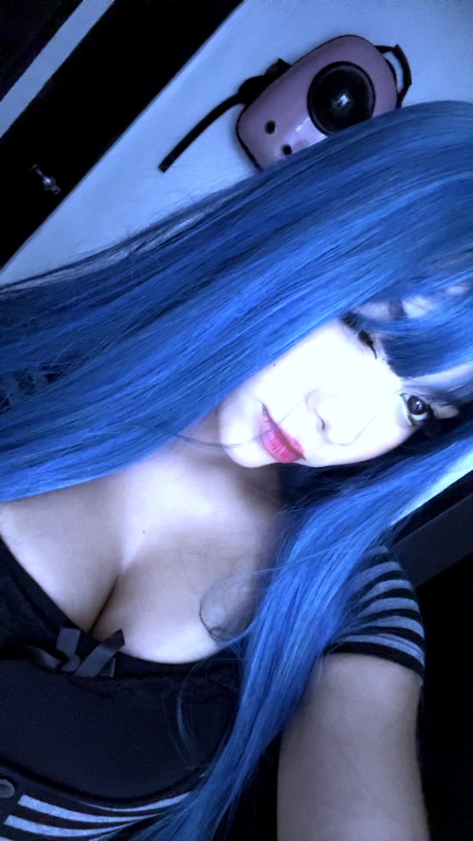 sararamoness's tweet photo. Que tal se ve el azul en mi ? 💙🩵 https://t.co/Unvi5vmLeF