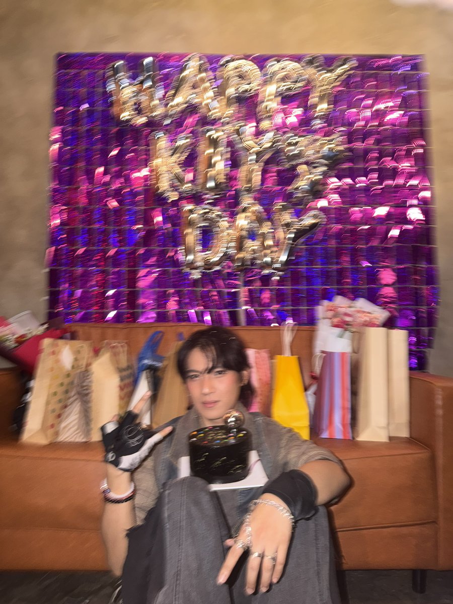 GenZix_KIYO's tweet photo. Batiin nyo ako, birthday ko today 🥰 https://t.co/qtPi6anu1Q