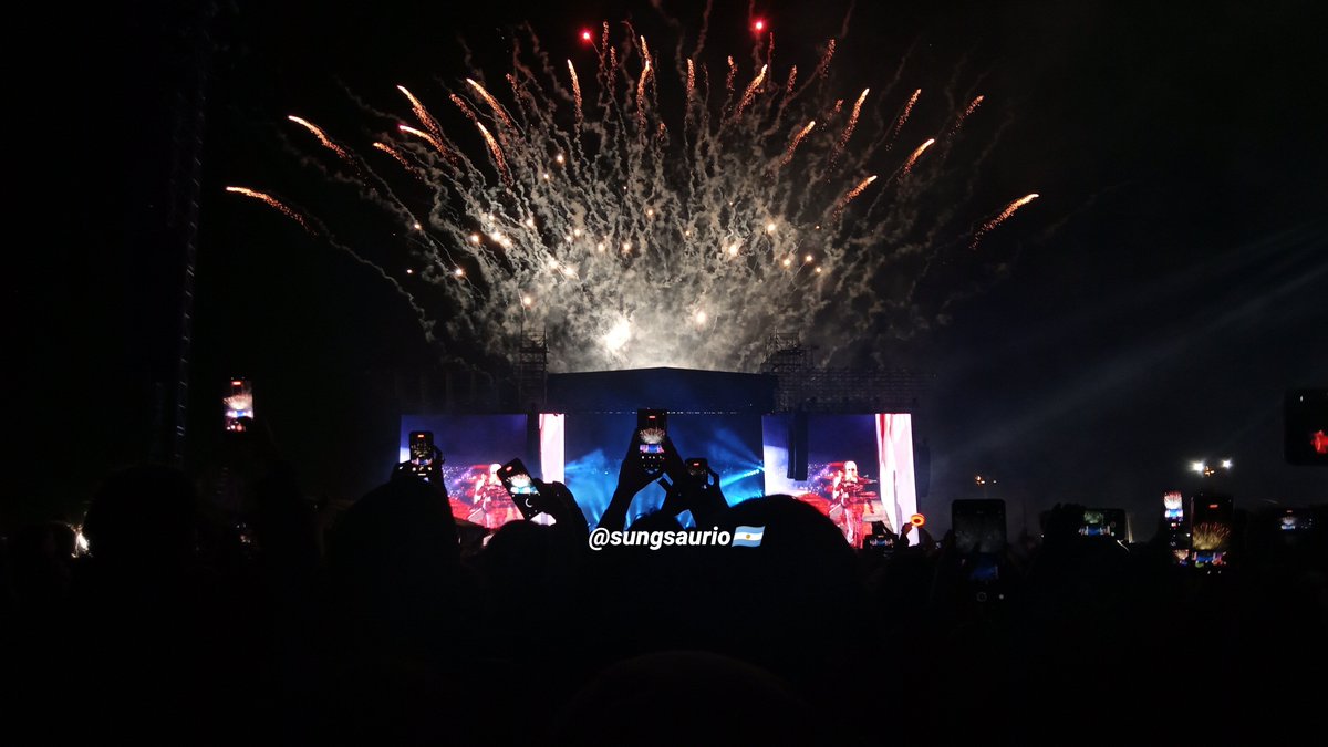 sungsaurio's tweet photo. Queremos volver a vivir esto. Una noche más

#RUNITTOURENARG
#STRAYKIDSENARG
#HAGANRUIDO https://t.co/TsSeG5dAyX
