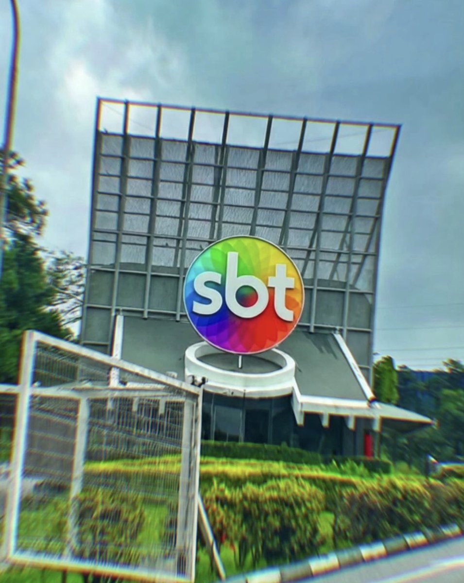 MatheusVargasOf's tweet photo. Só pra dizer que hoje foi dia de gravar o Programa Silvio Santos e logo logo eu conto pra vcs quando vai ao ar 🫶🏽 https://t.co/KgPpduB1HE