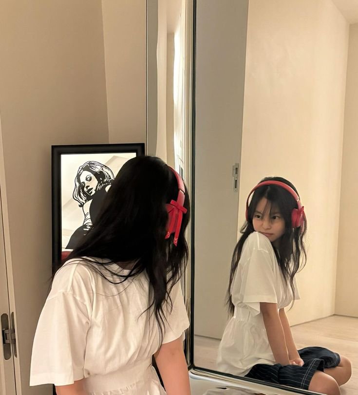 Thashaisbunny's tweet photo. ·˚ ༘₊· ͟͟͞͞꒰➳ So cute Red girl https://t.co/8Ey9H5dO4d