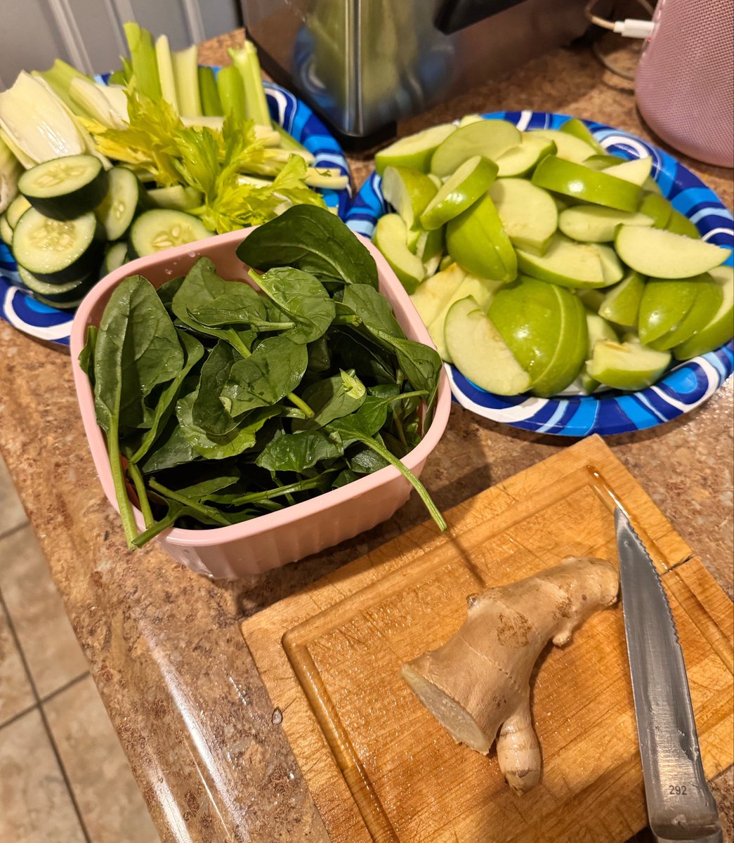 elizabethmacy__'s tweet photo. Today’s batch! 🥒🍏🫚 https://t.co/vjqs8aZQLG