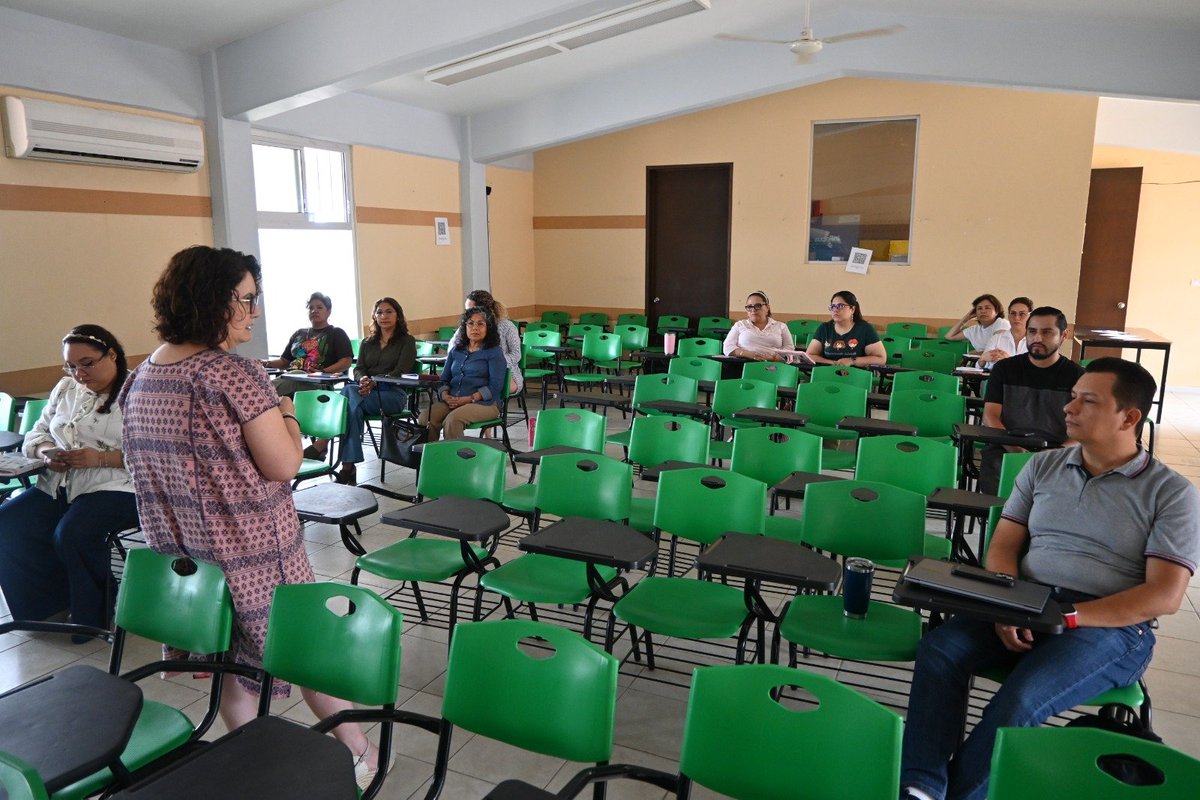 normal_ensv's tweet photo. 📚 ¡Ya comenzó!
En la ENSV arrancó el curso “Investigación Educativa y Práctica Docente”. Durante los próximos días habrá sesiones presenciales y virtuales para continuar con este espacio de formación, que concluirá el 2 de octubre. https://t.co/jODFIoiMSx