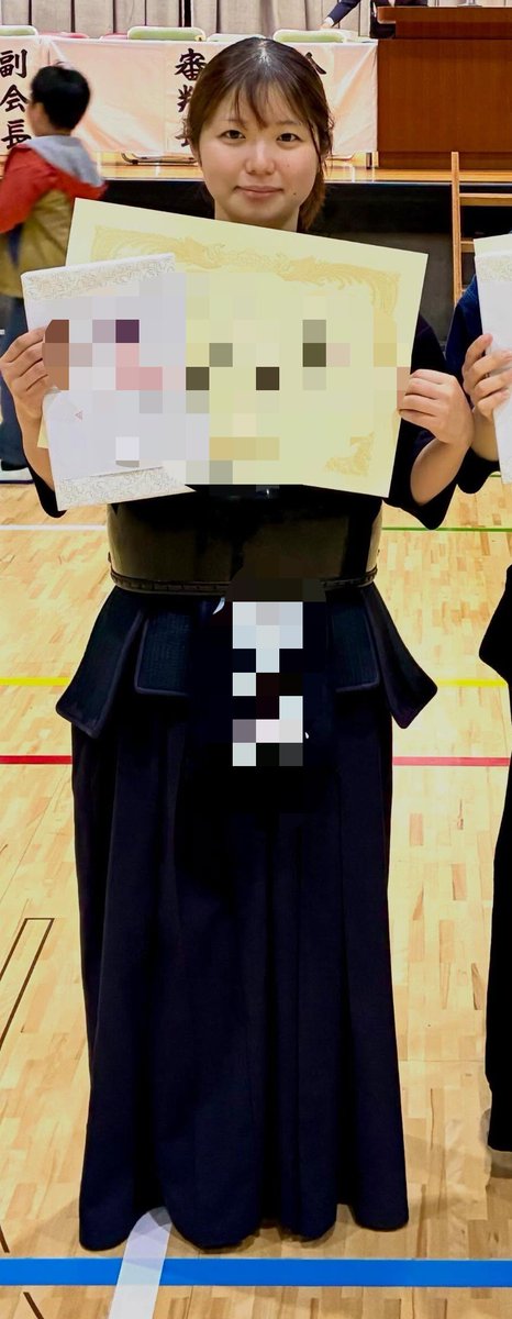 hdibi161601's tweet photo. 激カワで汗臭〜い剣道娘でシコっちゃお💕💕
小手、絶対めち���くちゃ汗臭い💕💕💕
#オナペ
#臭いフェチ https://t.co/EUvFsNGKqm