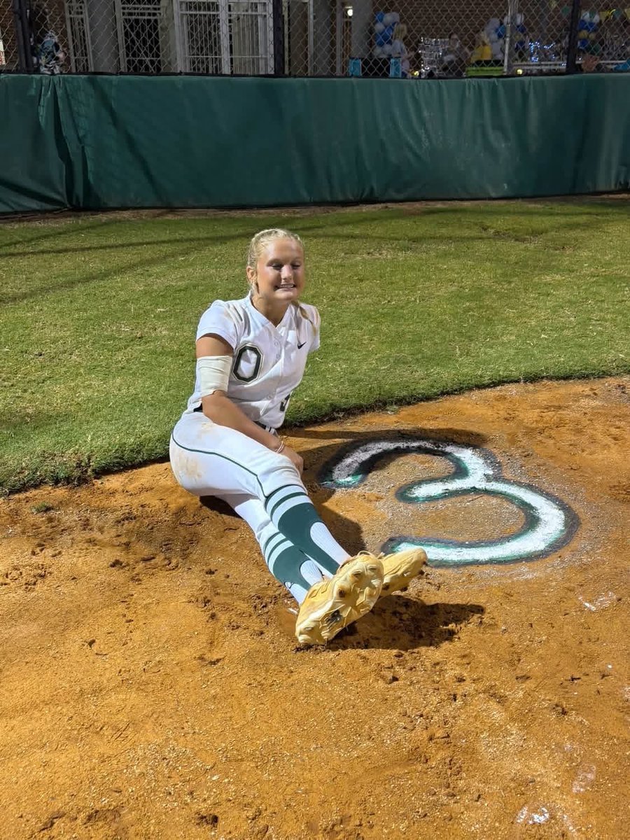 WowFactorGold's tweet photo. Senior night celebration for Kynlee! 🎉 https://t.co/yvzDnWHqGB
