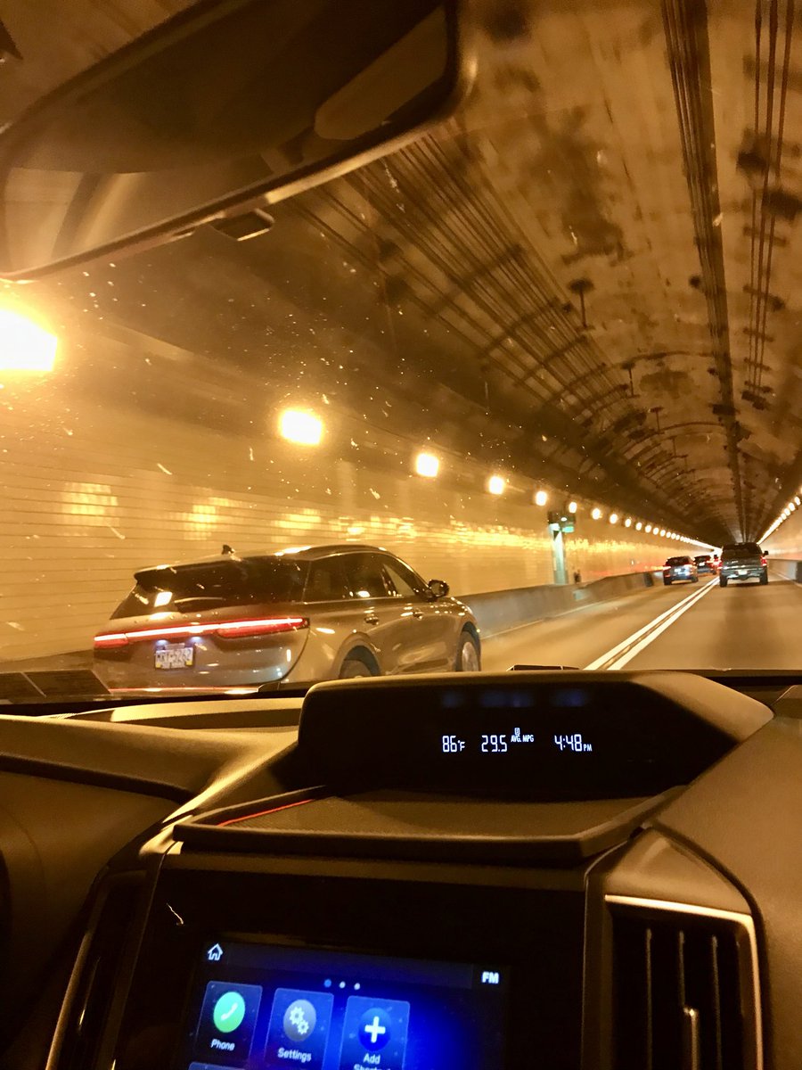 YesBerryB's tweet photo. Fort Pitt tunnel. If you know, you know. https://t.co/kVHB32wetX