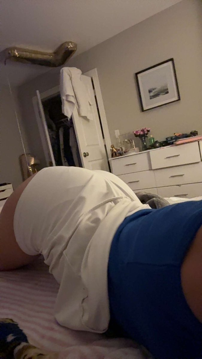 Emilylukeraa's tweet photo. slut lex dm to trade for her snap https://t.co/Rgs2qo7pVj