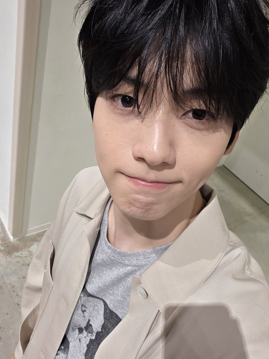 taebinfile's tweet photo. [260924 8:50AM] 🐰💬 

🐰 what i was gonna send yesterday 
🐰 this was supposed to be proof that i’m back home 
🐰 but i’m leaving the country again lol 
🐰 i’m not really coming back home 
🐰 maybe it’s just a layover hahaha 
🐰 anyways i’ll be back safely ~ https://t.co/uGdPgqQjSf