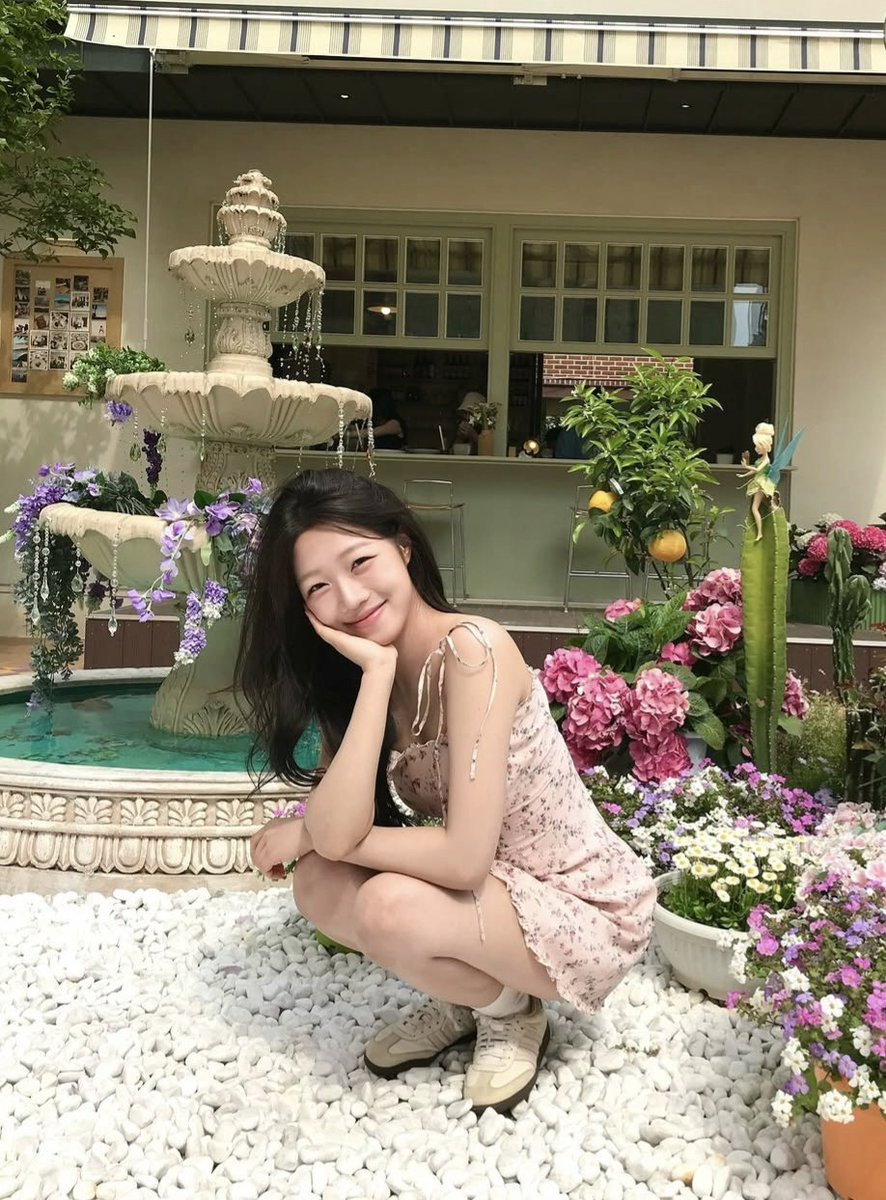 snq92l's tweet photo. 05예원이 https://t.co/OqrLBxqfhQ