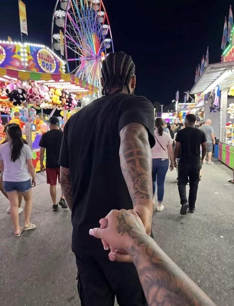 BiG_Homie9's tweet photo. It’s officially take a pretty girl to the fair season 🤗✨🎡🎢 https://t.co/2Uj6VuQD6A
